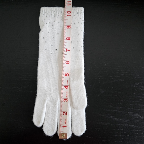 White/Cream Rhinestone Gloves - Picture 7 of 9